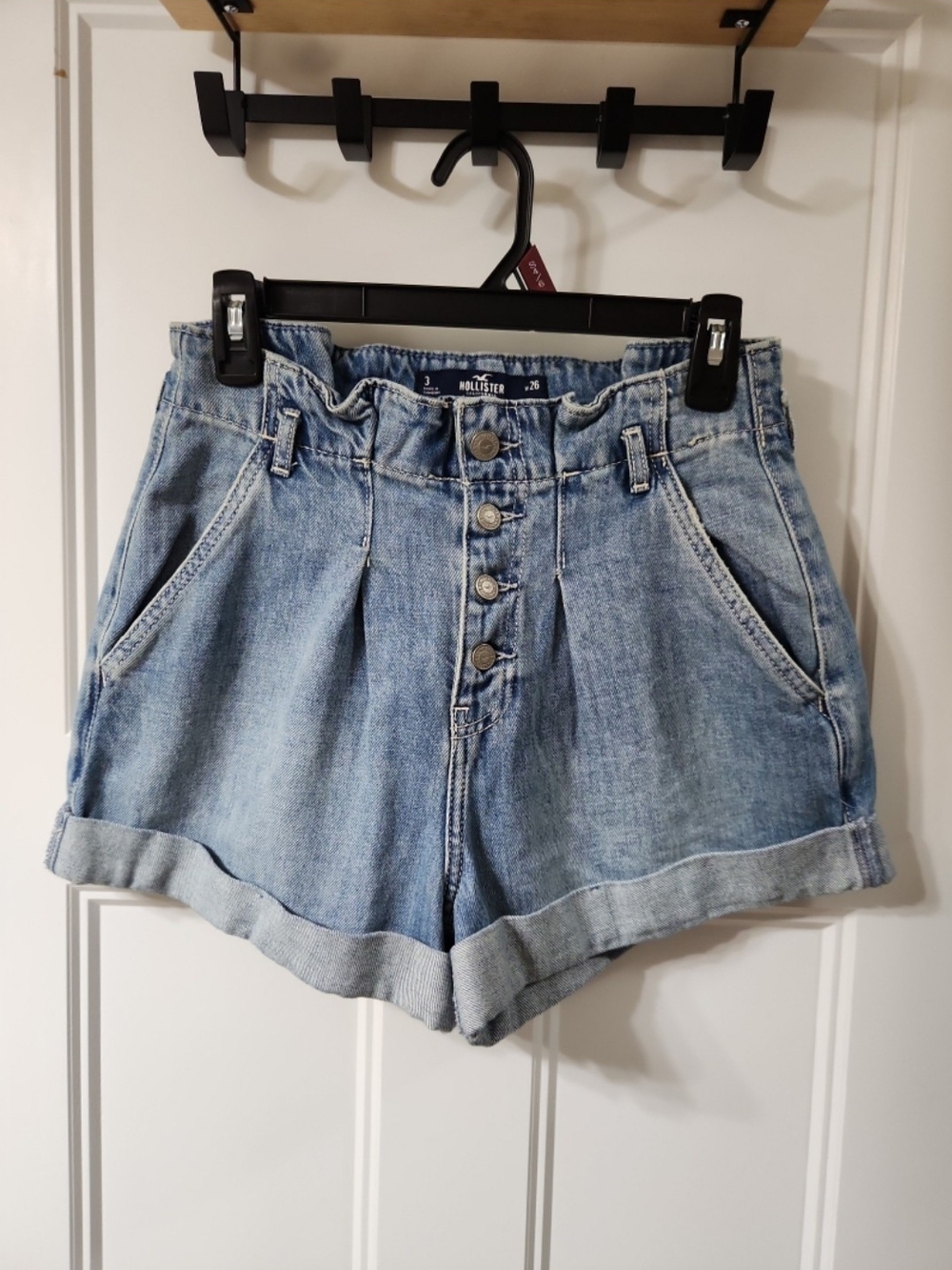 NWOT Hollister Cury Pleated Mom Shorts - 26